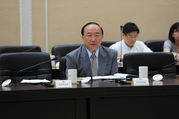 行政院於101年7月5日召開「第9次中央廉政委員會」，廉政委員彭錦鵬教授發表意見。