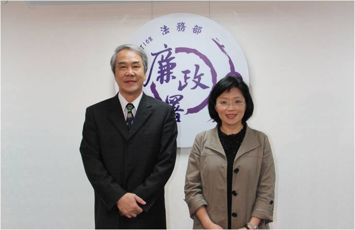 On April 2nd 2012, 40 students from Department of Public Administration and Policy, National Taipei University led by Professor Chan Ching-Fen visited the Agency. Professor Chan, Deputy Director-General Yang and  all participants had a great conversation. 