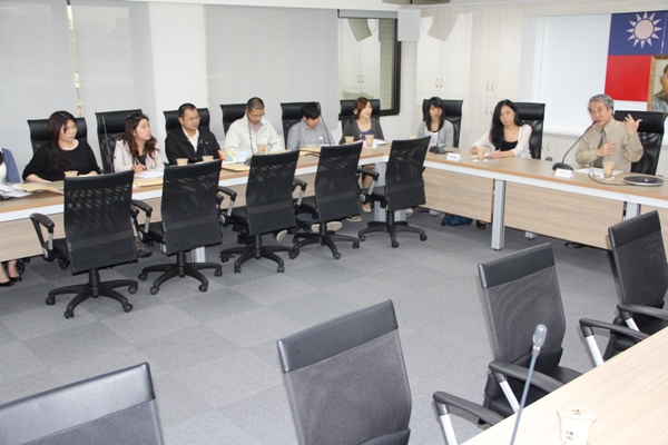 On May 4th 2012, 11 students from Graduate School of Criminology, National Taipei University led by Professor Chou visited the Agency.The students spoke actively and the interaction was lively and friendly during the discussion.