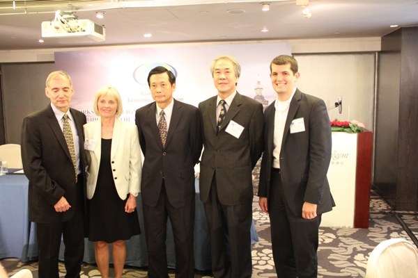 AAC Deputy Director-General Yang took photo with Ms Lynn A. Costa, Mr. Andrew B. Blasi and Dr. Robert S.Q. Lai at APEC Workshop to Align Voluntary Codes of Business Ethics for the Biopharmaceutical Sector on July 10, 2012.