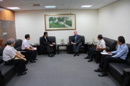 On September 26, 2014, Director-General Lai of the Agency Against Corruption received a visit from Prof. Dr. Christian Göbel from University of Vienna to discuss anti-corruption issues