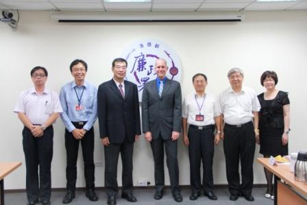 On September 26, 2014, Director-General Lai of the Agency Against Corruption received a visit from Prof. Dr. Christian Göbel from University of Vienna to discuss anti-corruption issues